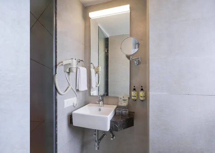 Lemon Tree Hotel, Kalina Bkc, Mumbai